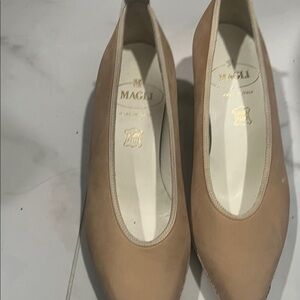 Women's Tan Shoes